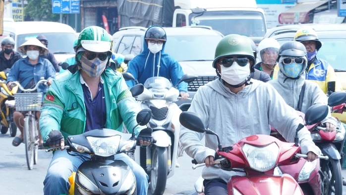 Nắng nóng cực đoan, bác sĩ cảnh báo những nguy cơ về sức khỏe Nắng nóng cực đoan, bác sĩ cảnh báo những nguy cơ về sức khỏe
