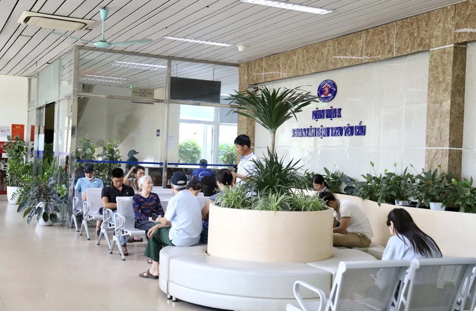 Nắng nóng gay gắt, Bộ Y tế khuyên hạn chế ra đường từ 10h đến 16h Nắng nóng gay gắt, Bộ Y tế khuyên hạn chế ra đường từ 10h đến 16h
