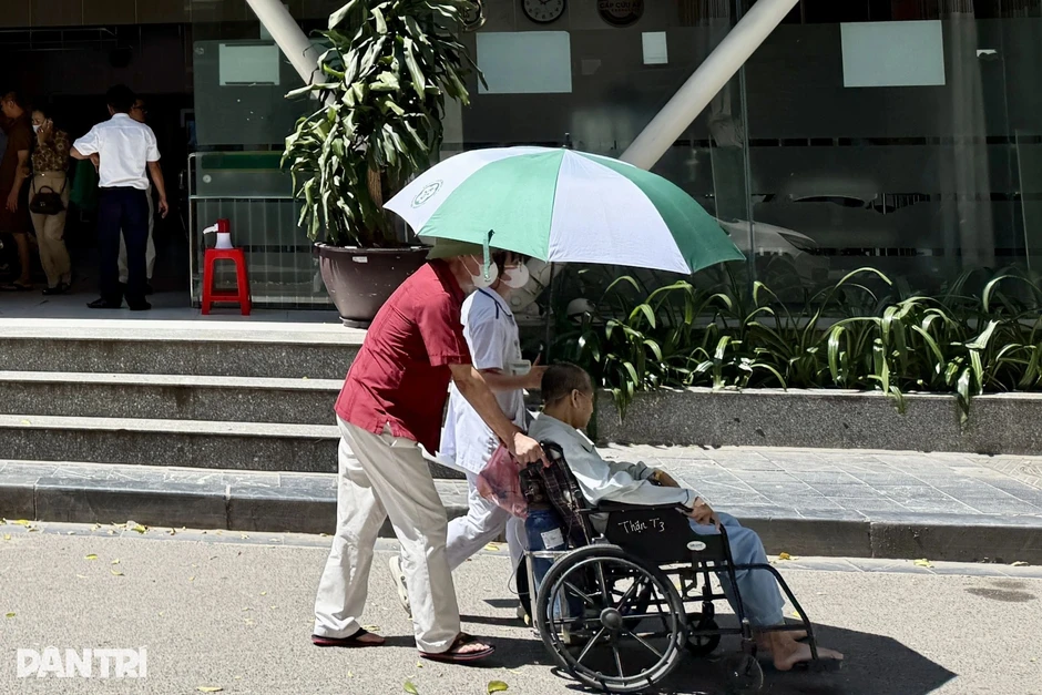 Nắng nóng hơn 40 độ C, có nên uống oresol thay nước? Nắng nóng hơn 40 độ C, có nên uống oresol thay nước?