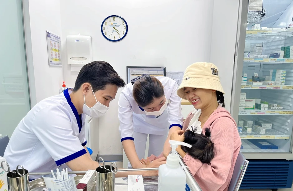 Não mô cầu có thể trở nặng sau vài giờ đau đầu - Báo TinVina Não mô cầu có thể trở nặng sau vài giờ đau đầu - Báo TinVina