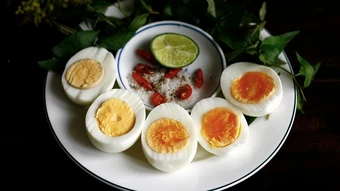 Nên ăn bao nhiêu quả trứng mỗi ngày?