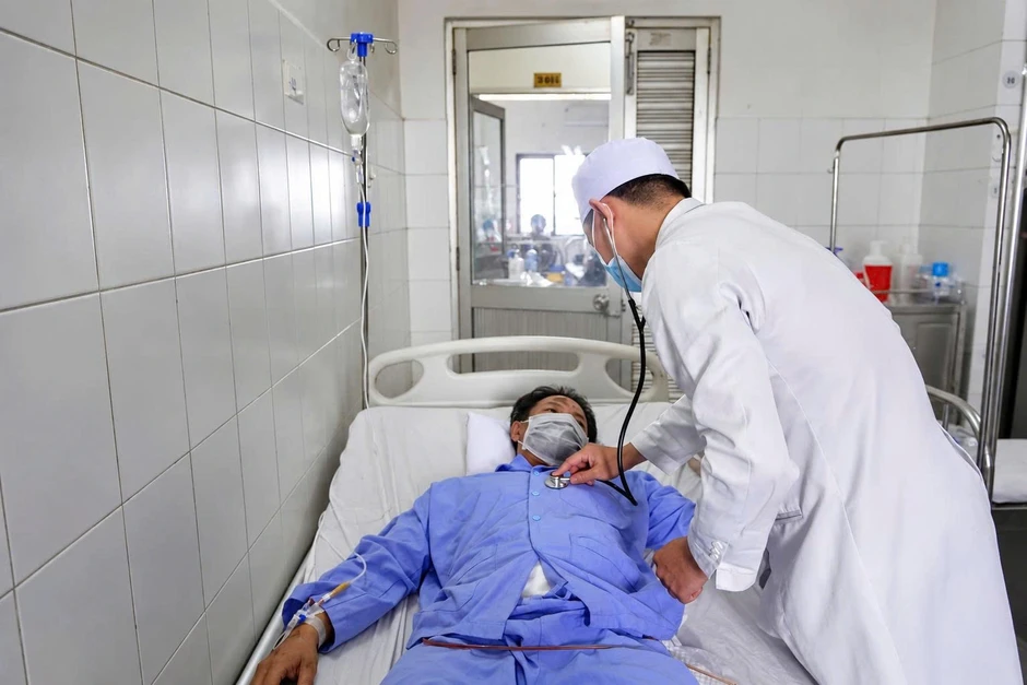 Ngã xe máy vào công trình, người đàn ông bị 2 thanh sắt đâm xuyên cơ thể Ngã xe máy vào công trình, người đàn ông bị 2 thanh sắt đâm xuyên cơ thể