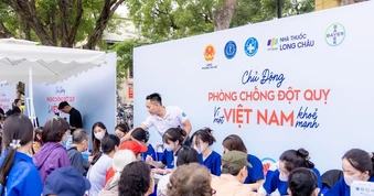 Ngăn chặn vấn nạn 'bà hàng xóm' chữa bệnh thay bác sĩ