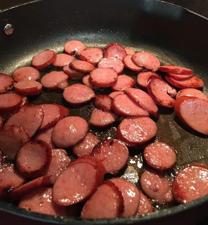 Ngày càng nhiều chị em còn trẻ đã mắc ung thư vú, bác sĩ thở dài: "Mê mấy cũng ĂN ÍT ĐI 5 món!"