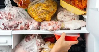 Ngày càng nhiều người mắc ung thư đại trực tràng, bác sĩ thở dài: "Đừng ăn 5 món để lâu trong tủ lạnh"