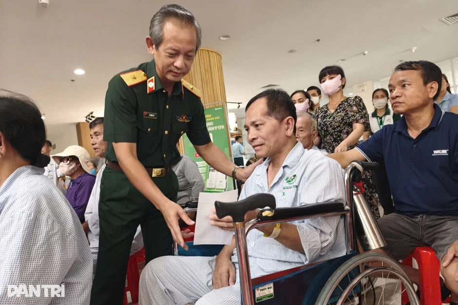 Nghề đặc biệt trong bệnh viện, không cầm dao mổ nhưng giúp xoa dịu nỗi đau Nghề đặc biệt trong bệnh viện, không cầm dao mổ nhưng giúp xoa dịu nỗi đau