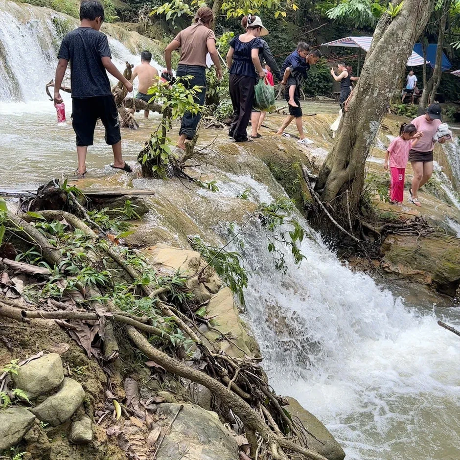 Nghe tiếng kêu cứu ở thác, nam sinh viên y giành lại sự sống cho bé trai Nghe tiếng kêu cứu ở thác, nam sinh viên y giành lại sự sống cho bé trai