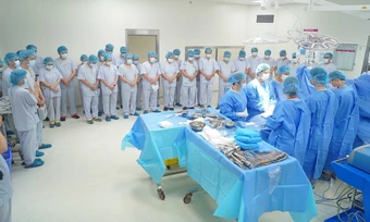 Nghĩa cử của người vợ hiến tạng chồng chết não cứu 6 người