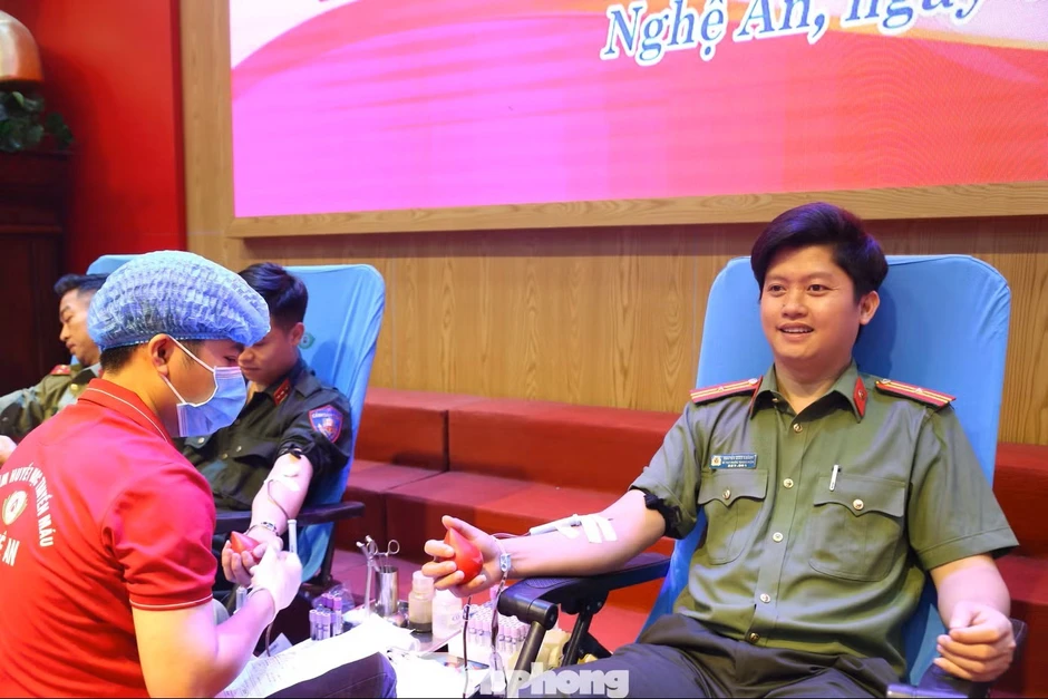 Nghĩa cử nhân văn ở 'Ngân hàng máu sống' Công an tỉnh Nghệ An Nghĩa cử nhân văn ở 'Ngân hàng máu sống' Công an tỉnh Nghệ An