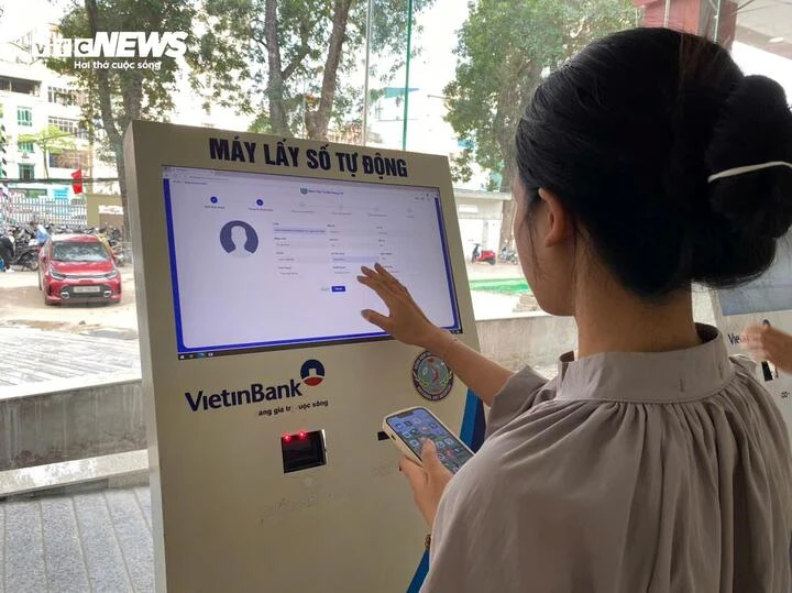 Ngỡ ngàng đi khám bệnh viện công tuyến đầu chỉ mất hơn một tiếng Ngỡ ngàng đi khám bệnh viện công tuyến đầu chỉ mất hơn một tiếng
