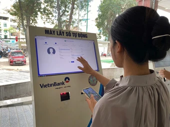 Ngỡ ngàng đi khám bệnh viện công tuyến đầu chỉ mất hơn một tiếng