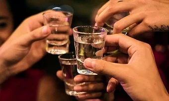 Ngừng tim sau uống rượu