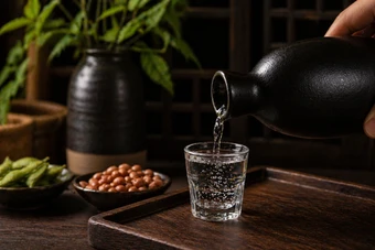 Người bệnh thiếu máu não cần tránh uống gì? - Báo TinVina