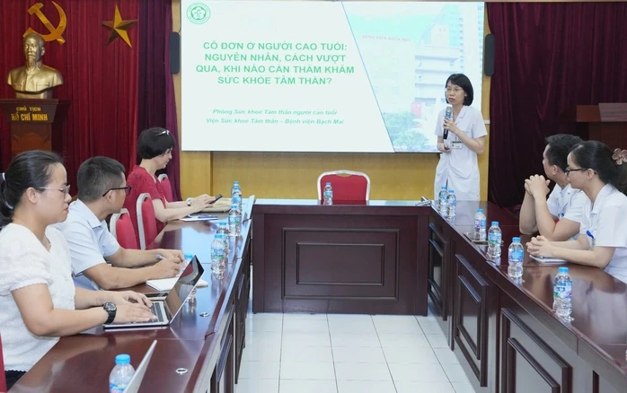 Người cao tuổi cô đơn dễ rơi vào trầm cảm Người cao tuổi cô đơn dễ rơi vào trầm cảm