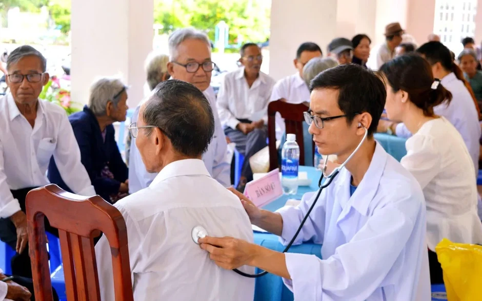 Người cao tuổi được khám sức khỏe miễn phí ít nhất 1 lần mỗi năm Người cao tuổi được khám sức khỏe miễn phí ít nhất 1 lần mỗi năm
