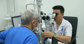 Người cao tuổi được khám sức khỏe miễn phí mỗi năm một lần