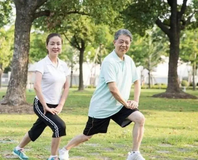 Người cao tuổi sống thọ thường có 3 đặc điểm: Không phải tóc đen hay ít nếp nhăn, mà là những dấu hiệu ít ai chú ý Người cao tuổi sống thọ thường có 3 đặc điểm: Không phải tóc đen hay ít nếp nhăn, mà là những dấu hiệu ít ai chú ý