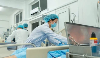 Người đàn ông bất ngờ rơi vào phản vệ nặng sau khi ăn cá ngừ