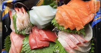 Người đàn ông bị viêm màng não sau khi ăn sashimi do một lỗi nhiều người mắc
