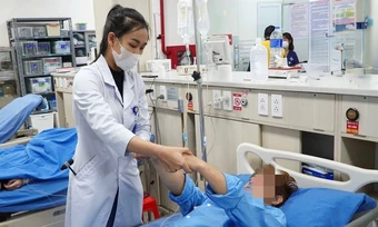 Người đàn ông co giật, mất ý thức 3 ngày vì hít bóng cười