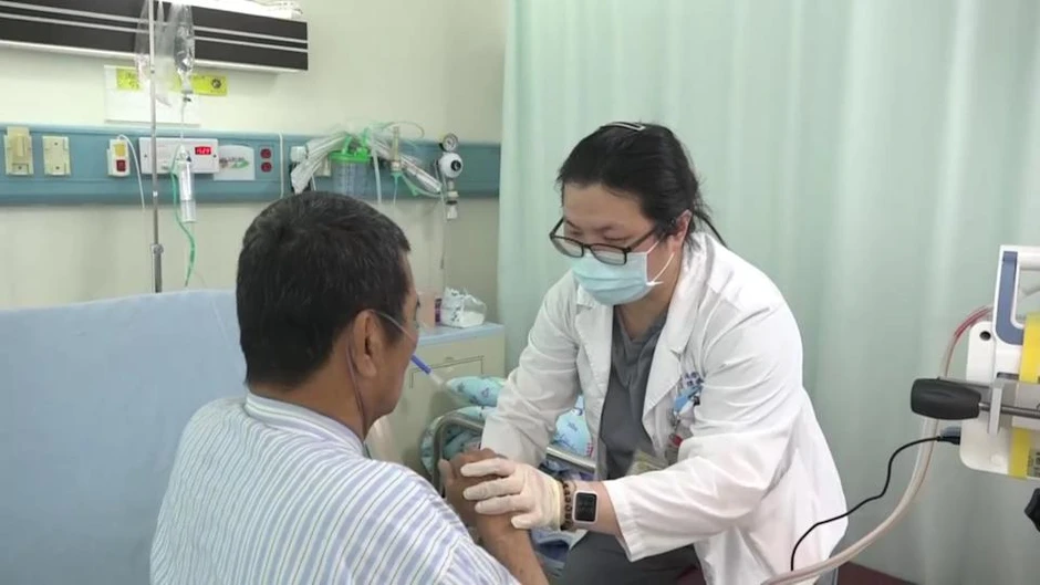 Người đàn ông mắc "vua trong các loại ung thư" nghẹn ngào: Giá như tôi không bỏ qua 2 bất thường khi tắm Người đàn ông mắc "vua trong các loại ung thư" nghẹn ngào: Giá như tôi không bỏ qua 2 bất thường khi tắm