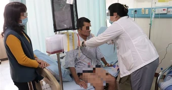 Người đàn ông mắc "vua trong các loại ung thư" nghẹn ngào: Giá như tôi không bỏ qua 2 bất thường khi tắm
