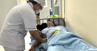 Người đàn ông ở Lâm Đồng tử vong do ngộ độc nấm rừng