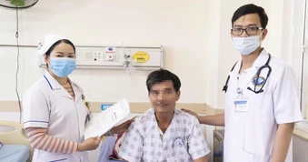 Người đàn ông suýt phải cắt chân vì cục máu đông, được cứu trong 'giờ vàng'