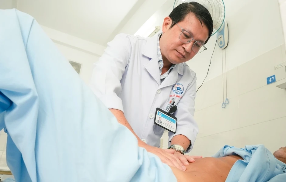 Người đàn ông tim ngừng đập, hồi sinh ngoạn mục nhờ 'báo động đỏ' Người đàn ông tim ngừng đập, hồi sinh ngoạn mục nhờ 'báo động đỏ'