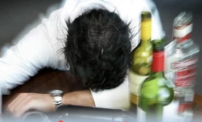 Người đàn ông trẻ nguy kịch sau khi uống một loại rượu ngoại Người đàn ông trẻ nguy kịch sau khi uống một loại rượu ngoại