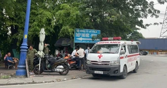 Người đàn ông tử vong bất thường bên gốc cây ở TPHCM