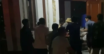 Người đàn ông tử vong sau khi đổ gục trước khung thành trận bóng giao hữu