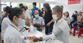 Người dân Thành phố Hồ Chí Minh phấn khởi được tầm soát sức khỏe diện rộng