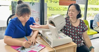 Người dân TPHCM tăng tuổi thọ, sức khỏe thế nào sau 50 năm?