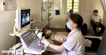 Người già cô đơn: Dễ trầm cảm, dễ bị lừa đảo