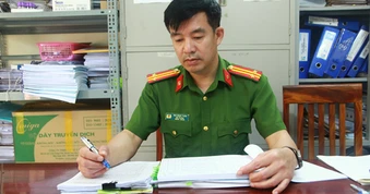 Người giữ "nhịp thở" sau song sắt