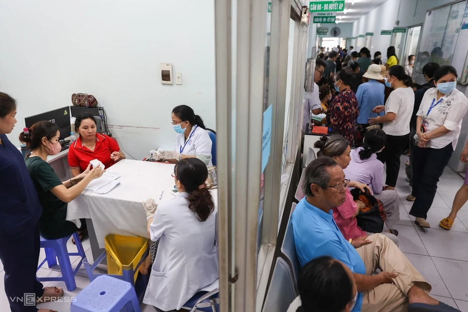 Người lao động, viên chức TP HCM hoàn tất khám sức khỏe trước 31/10 Người lao động, viên chức TP HCM hoàn tất khám sức khỏe trước 31/10