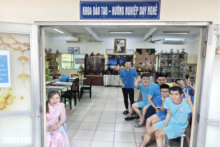 Người mẹ sinh con 7 năm không biết nói: "Con có ngôn ngữ riêng của tâm hồn" Người mẹ sinh con 7 năm không biết nói: "Con có ngôn ngữ riêng của tâm hồn"