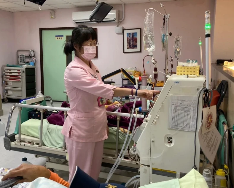 Người phụ nữ 26 tuổi suy thận giai đoạn cuối, bác sĩ nói: Uống nó như nước thì thận bằng sắt cũng không chịu nổi! Người phụ nữ 26 tuổi suy thận giai đoạn cuối, bác sĩ nói: Uống nó như nước thì thận bằng sắt cũng không chịu nổi!