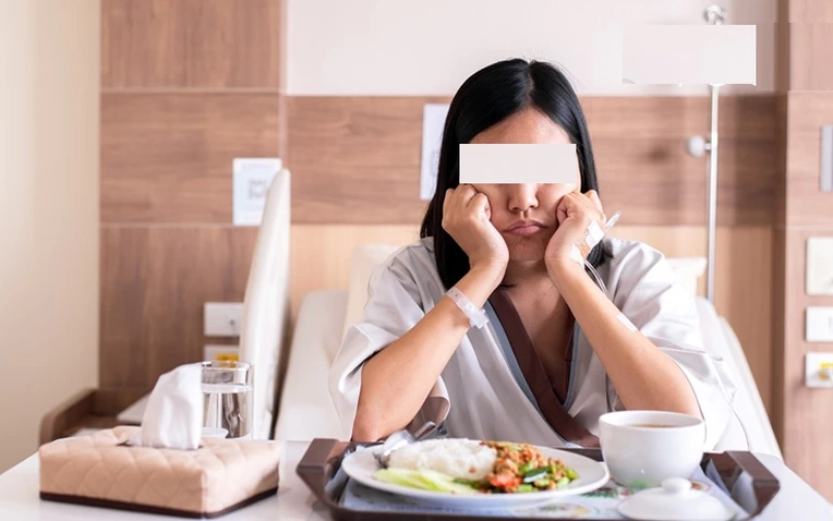 Người phụ nữ 31 tuổi bị viêm não, đi loạng choạng suốt đời sau khi giảm 20kg trong 1 tháng nhờ nhịn ăn Người phụ nữ 31 tuổi bị viêm não, đi loạng choạng suốt đời sau khi giảm 20kg trong 1 tháng nhờ nhịn ăn