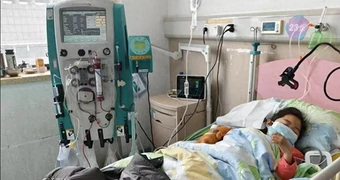 Người phụ nữ 41 tuổi qua đời vì suy thận, bác sĩ lắc đầu: Khát khô cổ còn hơn uống 2 loại nước này