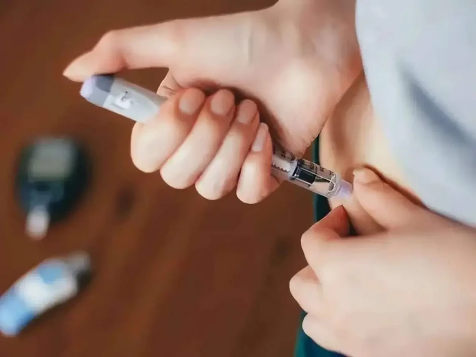 Người phụ nữ 51 tuổi ngày nào cũng chỉ ăn rau và không ăn cơm, cơ thể bà đã có những thay đổi gì sau 3 tháng? Người phụ nữ 51 tuổi ngày nào cũng chỉ ăn rau và không ăn cơm, cơ thể bà đã có những thay đổi gì sau 3 tháng?