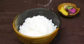 Người phụ nữ 51 tuổi ngày nào cũng chỉ ăn rau và không ăn cơm, cơ thể bà đã có những thay đổi gì sau 3 tháng?