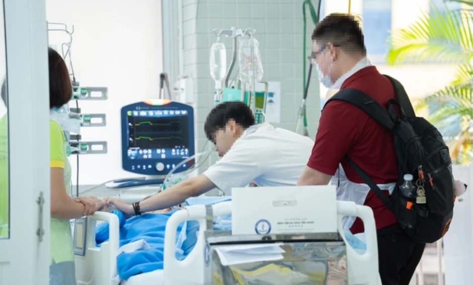 Người phụ nữ chết não được chuyển từ Đồng Tháp đến TP HCM hiến đa tạng Người phụ nữ chết não được chuyển từ Đồng Tháp đến TP HCM hiến đa tạng