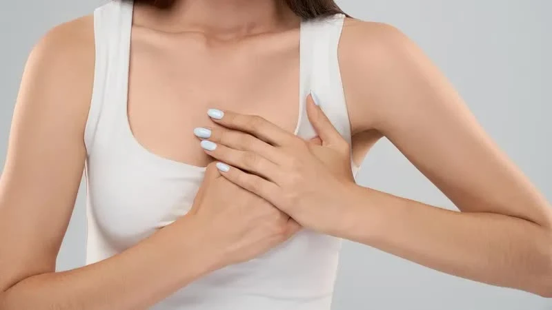 Người phụ nữ không đau, không u vẫn mắc ung thư vú: BS ung bướu cảnh báo 3 việc chị em phải làm đều đặn để bảo vệ mình Người phụ nữ không đau, không u vẫn mắc ung thư vú: BS ung bướu cảnh báo 3 việc chị em phải làm đều đặn để bảo vệ mình
