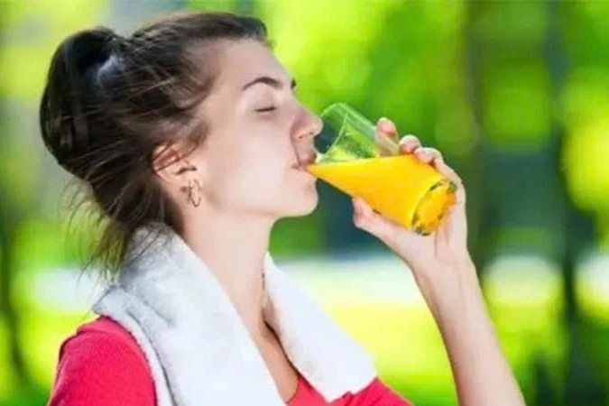 Người phụ nữ tiểu đường suýt mất mạng do thói quen uống nước ép này Người phụ nữ tiểu đường suýt mất mạng do thói quen uống nước ép này