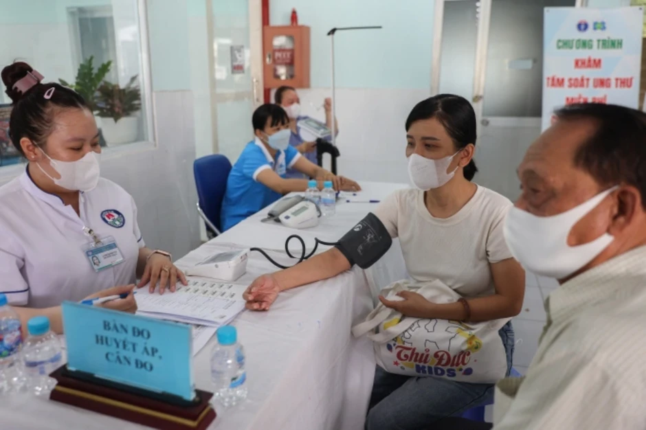 Người tạm trú tại TP HCM được khám sức khỏe định kỳ miễn phí Người tạm trú tại TP HCM được khám sức khỏe định kỳ miễn phí