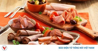 Người thoái hóa cột sống lưng cần tránh những món ăn nào?