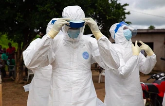 Người về từ vùng dịch Ebola cần tự theo dõi sức khỏe 21 ngày