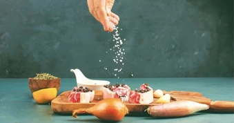 Người Việt ăn mặn - “đường tắt” dẫn đến nhiều bệnh nguy hiểm